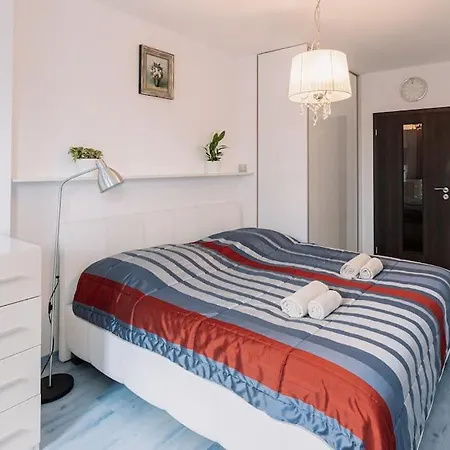 Apartment Family Aquarium Haven *