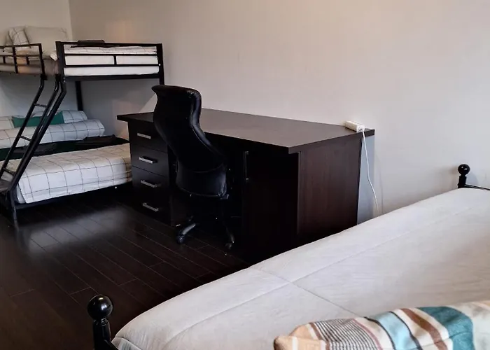 Family Aquarium Haven *